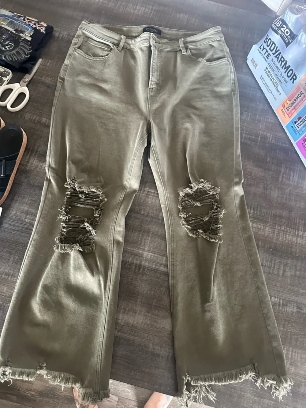 Olive Green Frayed Hem Jeans. 
Wild oak Risen jeans. - Picture 3 of 3